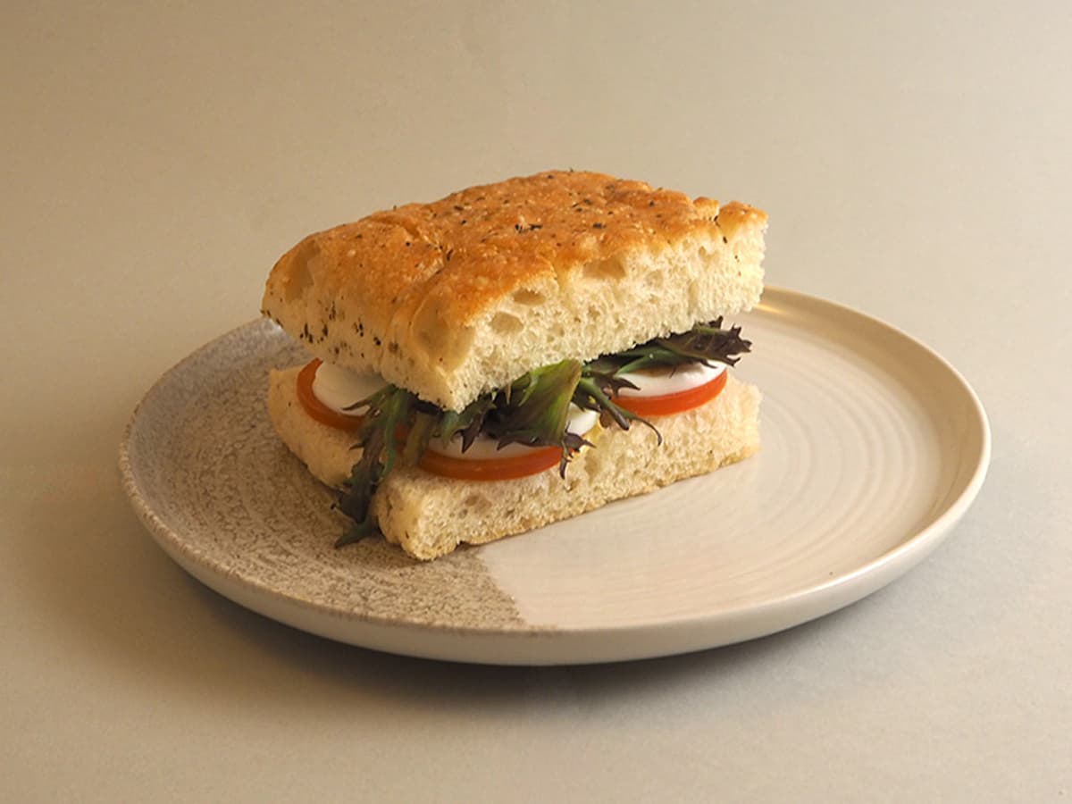Foccacia egg og tomat